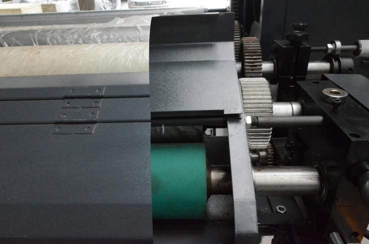 2.38 MMを巻き戻す空気シャフトが付いている水の基づいたフレキソ印刷の印字機